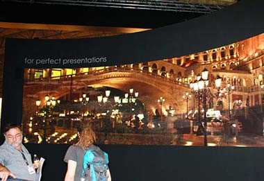 10-метровий світлодіодний екран Barco