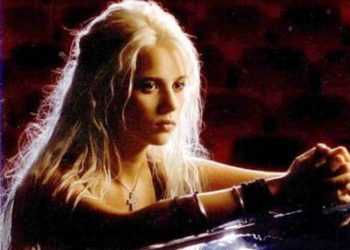 Міка Ньютон