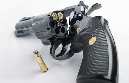 Киянин застрелився, граючи в російську рулетку