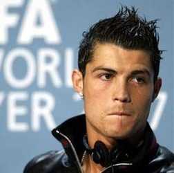 Роналду наздогнав Мессі у змаганні за «Золоту бутсу»