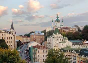 Попов: на Андріївський витратять 60 млн. грн