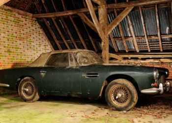 Aston Martin за 150 тисяч доларів знайдений в сараї