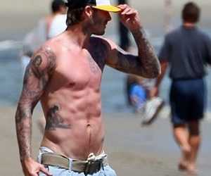 Девід Бекхем купує шорти на виріст?