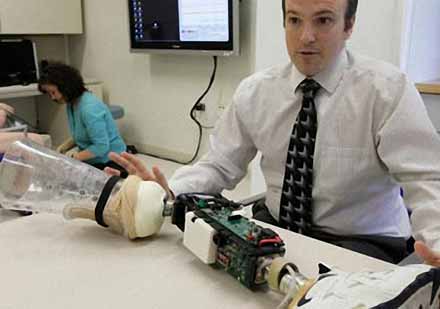 У США розробили штучну ногу, яка керується мозком