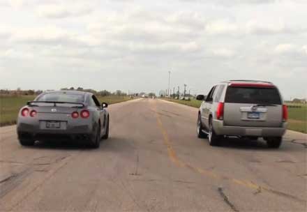 Nissan GT-R проти Cadillac Escalade