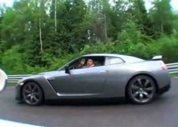 Switzer Nissan GT-R проти Bugatti Veyron