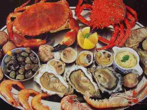 Продавців морепродуктами обклали даниною?