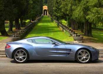 Перший Aston Martin One-77