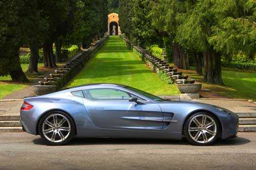 Перший Aston Martin One-77