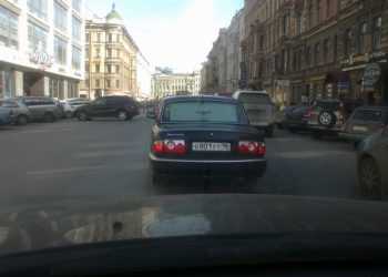 В Санкт-Петербурзі їздить таксі з символікою Третього рейху