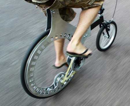 У Великобританії студент винайшов велосипед
