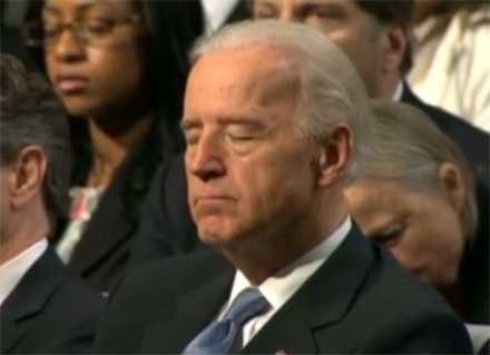 Віце-президент США заснув під час промови Обами