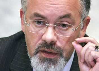 У Табачника є місце на кладовищі