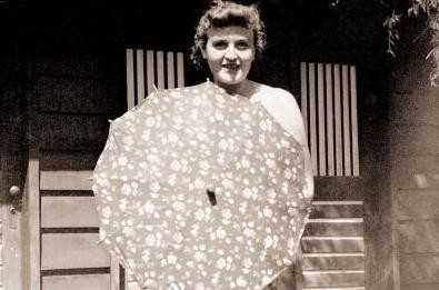 В Інтернет потрапили невідомі раніше фото коханки Гітлера