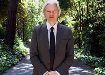 Засновник Wikileaks назвав Facebook «найбільшої машиною для шпигунства»