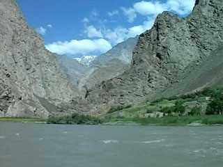 У Карпатах гірські річки затопили селища та будинки відпочинку