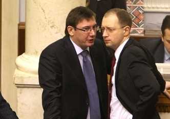Яценюк назбирав мільйон на викуп Луценка