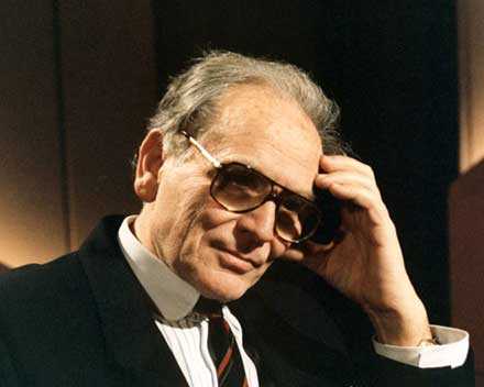 П'єр Карден продає свій бізнес за мільярд євро