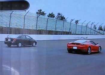 Toyota Corolla проти Ferrari F430: хто стане переможцем?