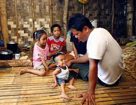 60-сантиметрового філіппінця визнано найнижчою людиною на Землі