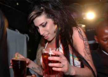 Емі Уайнхаус потрапила в реабілітаційну клініку