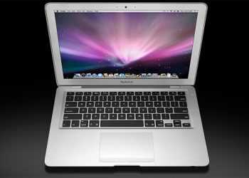 Майстер з ремонту Macintosh використовував вебкамери клієнток для злочинних цілей