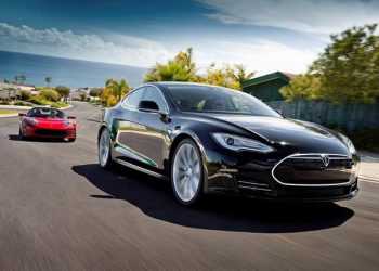 Нові фотографії седана Tesla