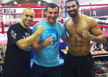 (Кадр дня) Джо Кальзаге захоплюється формою Девіда Хея