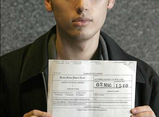 Відомого хакера викликають у справі WikiLeaks