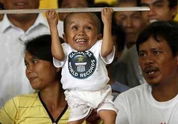 Житель Філіппін визнаний найменшою людиною в світі