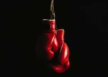 Боксера заарештували прямо на рингу