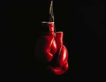 Боксера заарештували прямо на рингу