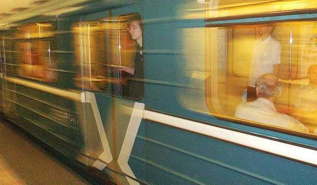 У Києві під рейками метро загинув студент