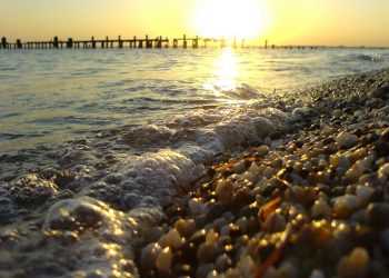 Українські моряки врятували російського капітана, який 4 години тримався на воді