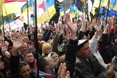 Для масових акцій протесту потрібно різко погіршити життя людей - експерт