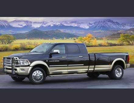 Chrysler представив пікап довжиною 7,3 метри