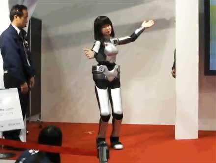 Робот HRP-4C отримав голос і тепер співає