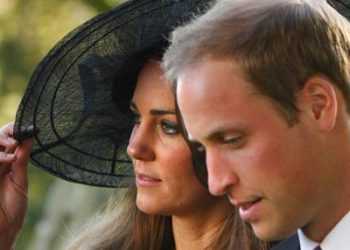 Наркокур'єр, стриптизерка та гей - королевский двір щось проспав