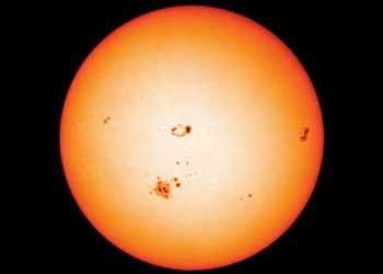 Вчені розгадали таємницю темних плям на Сонці