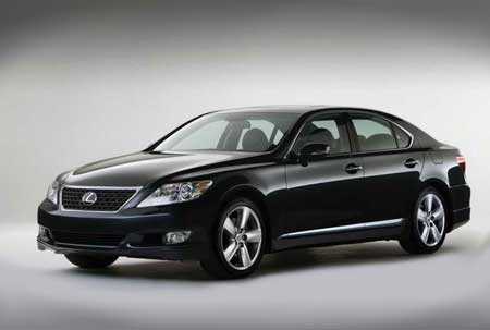 Lexus представляє нову версію флагманської моделі LS