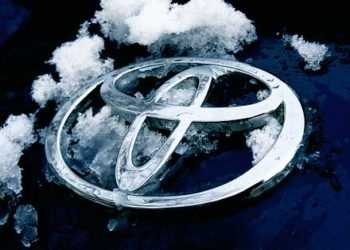 Toyota відкликає більше 100 тисяч Prius