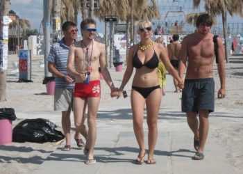 Вчені: зачати дитини зможуть не двоє, а відразу троє