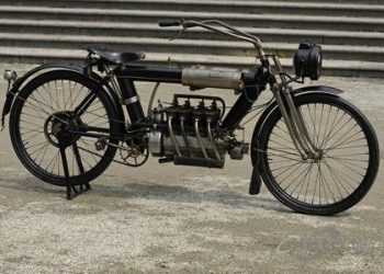 В Італії пройшов фестиваль вінтажних байків