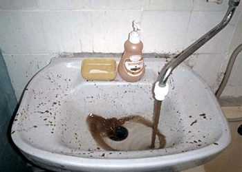 Каналізаційна вода змішалася з питною