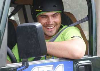 Син Януковича влаштує автогонки в заповіднику, де не можна ходити навіть пішки