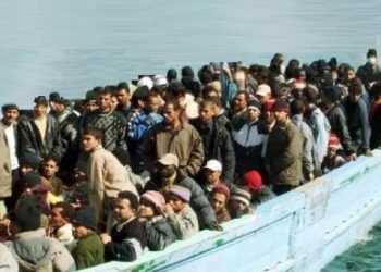 На італійський острів Лампедуза прибули більше тисячі біженців з Африки