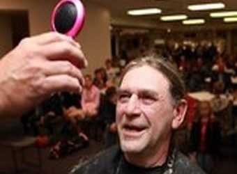 Жінка вперше побачила обличчя чоловіка після 35 років шлюбу