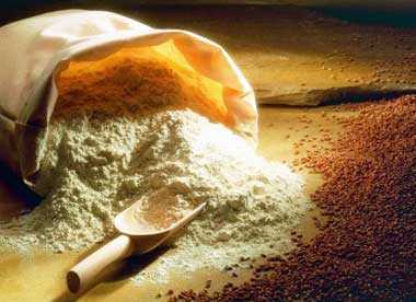 Борошно на Україні коштує дорожче, ніж в Америці