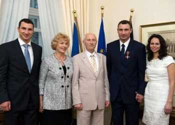 Помер батько братів Кличко