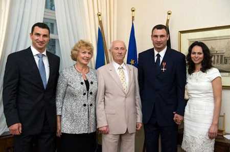 Помер батько братів Кличко